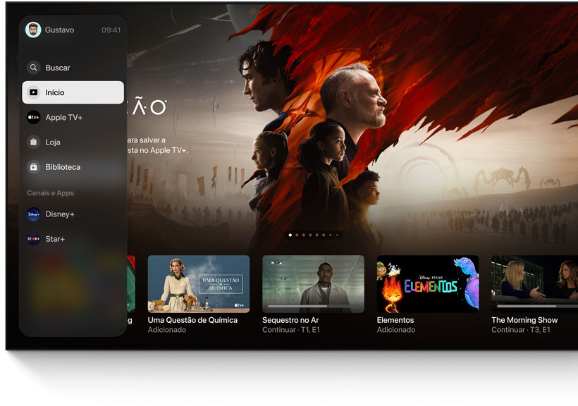 Uma TV de tela plana mostra a interface da tela de início do app Apple TV.
