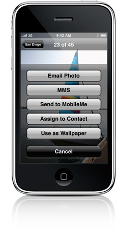 iPhone avec galerie MobileMe affichant des options telles que Envoyer photo, MMS, Envoyer &agrave; MobileMe, Attribuer &agrave; contact et Utiliser comme fond d'&eacute;cran