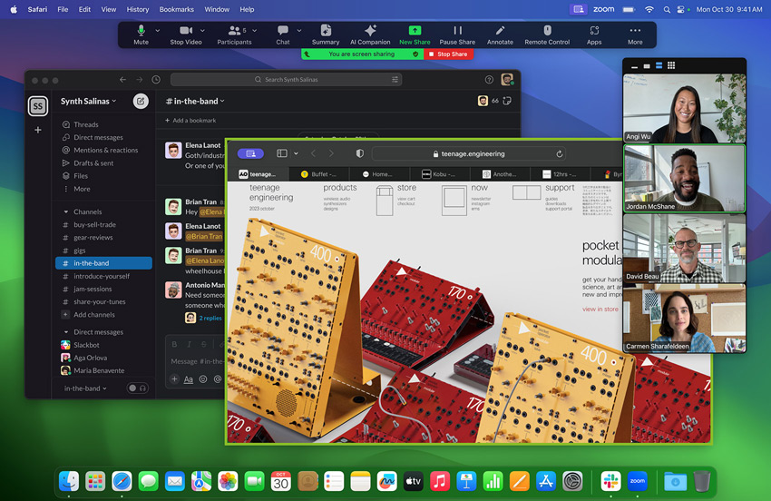 Ett Zoom-möte på MacBook Pro med M3-chip: användaren delar sin skärm som visar företaget Teenage Engineerings sajt, där man ser en bild av en modulbaserad synt, samt i bakgrunden en Slack-kanal som heter Synth Salinas