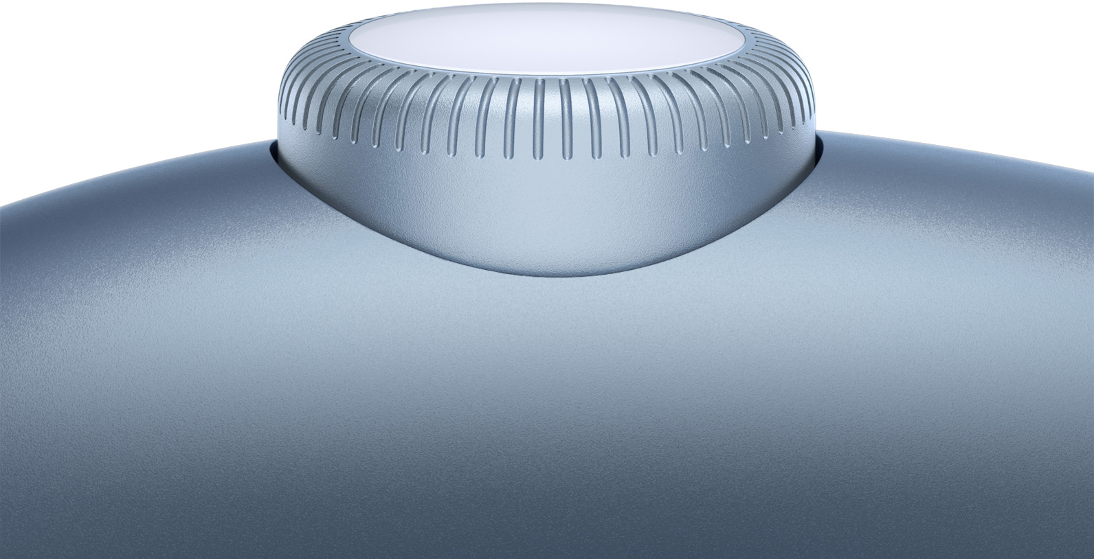 動畫近鏡展示天藍色 AirPods Max 耳罩上在轉動的數碼旋鈕。