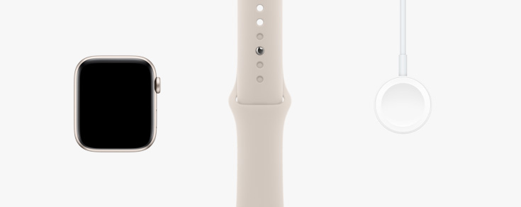 Vienoje eilutėje: „Apple Watch SE“ aparatinės įrangos vaizdas iš priekio, žvaigždžių šviesos spalvos sportinis dirželis ir magnetinis sparčiojo įkrovimo USB-C laidas.