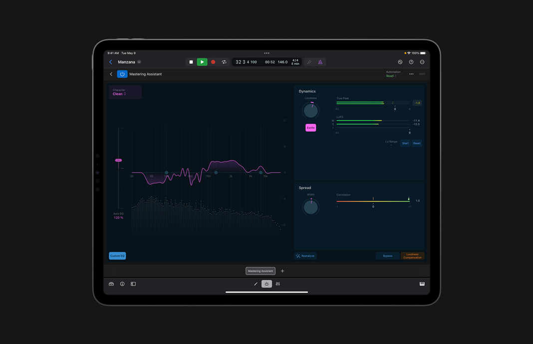 在 iPad Pro 上展示 iPad 版 Logic Pro 的 Mastering Assistant 使用者介面，包括 EQ、Dynamics 和 Speed 設定。