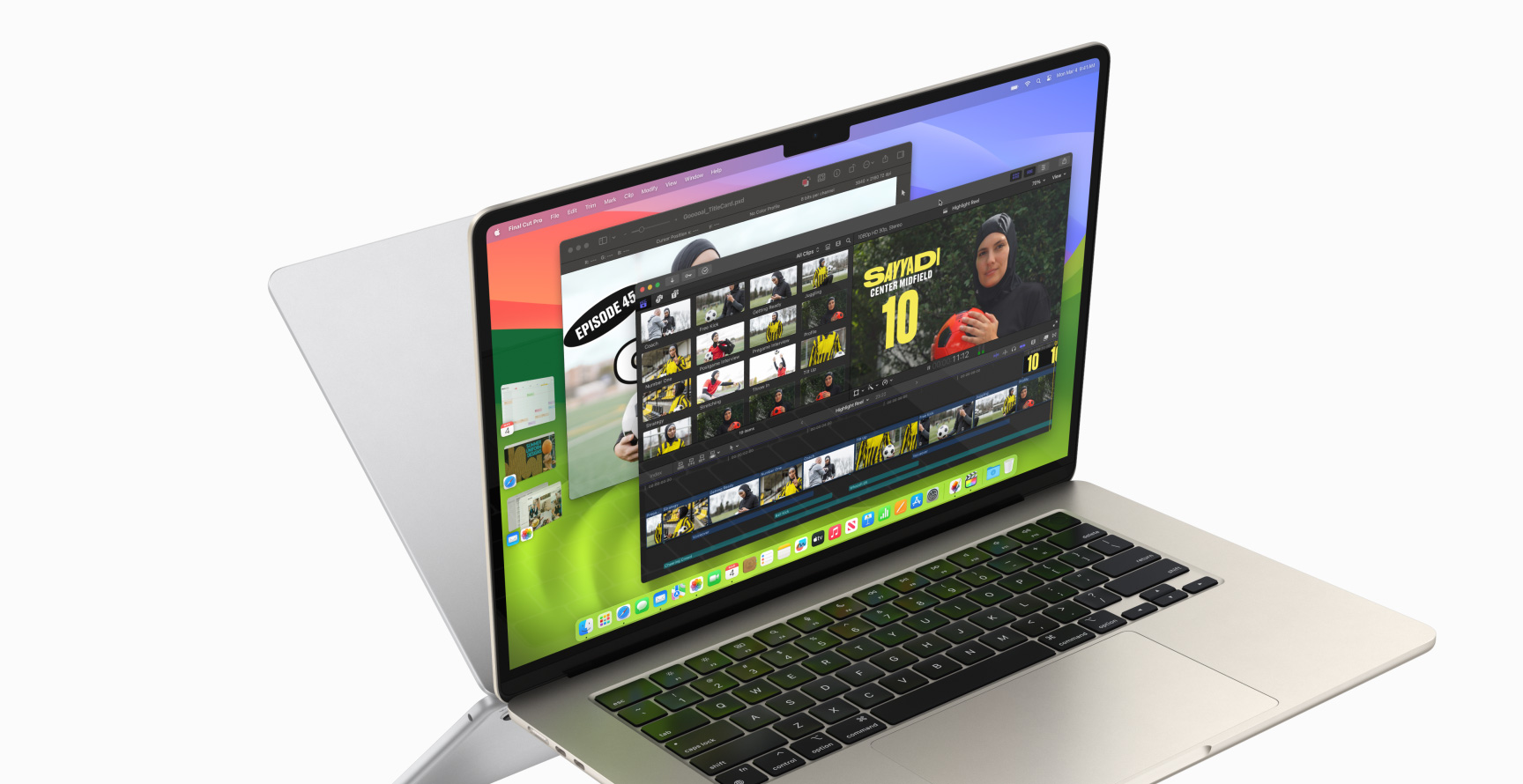 MacBook Air ouvert, affichant Final Cut Pro, FCP et Pixelmator Pro, avec les fenêtres des apps Calendrier, Safari, Mail et Photos sur le côté gauche de l’écran. Le dos d’un second MacBook Pro apparaît derrière le premier, comme une image dans un miroir.