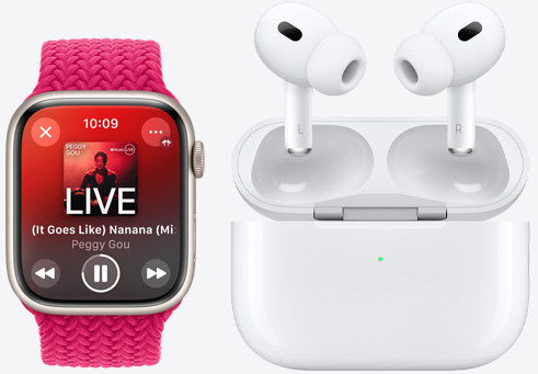 Un Apple Watch e un paio di AirPods Pro come esempio dell’esperienza audio quando si ascolta una canzone nell’app Musica.