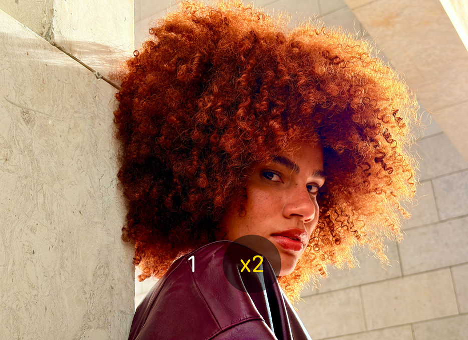 Foto de una persona hecha con el teleobjetivo x2 de la cámara