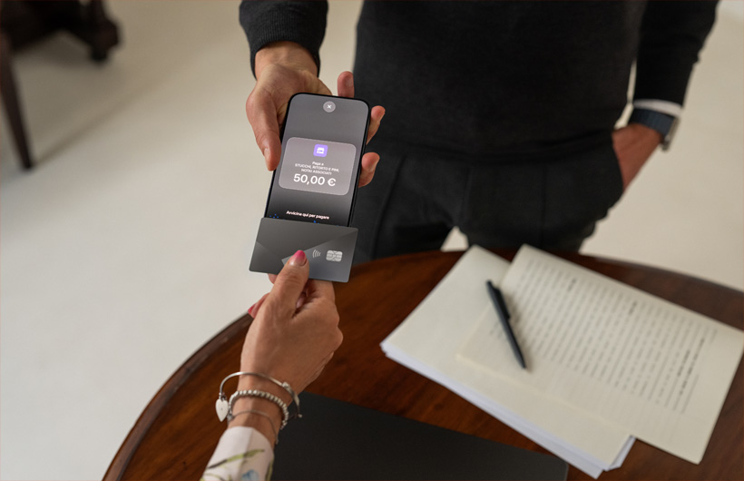 Tap to Pay sur iPhone permet à Eugenio d’encaisser directement les paiements de la clientèle, sans lecteur de carte ni matériel supplémentaire.