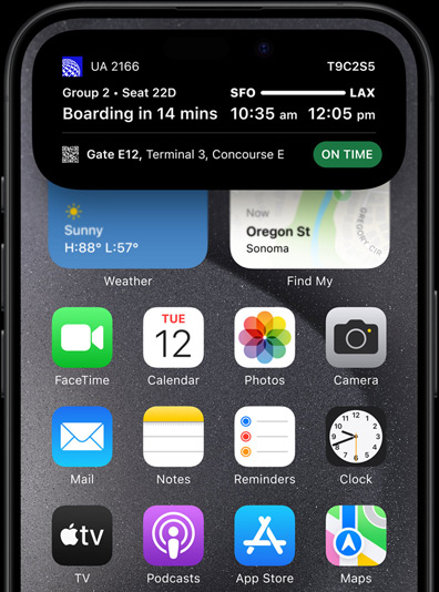 iPhone 15 Pro met Dynamic Island, met daarin de live-uitslag van een wedstrijd