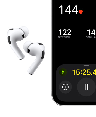 白色 AirPods Pro 3 耳筒、矽膠耳塞、咪高風；iPhone，螢幕上展示户外跑步體能訓練畫面