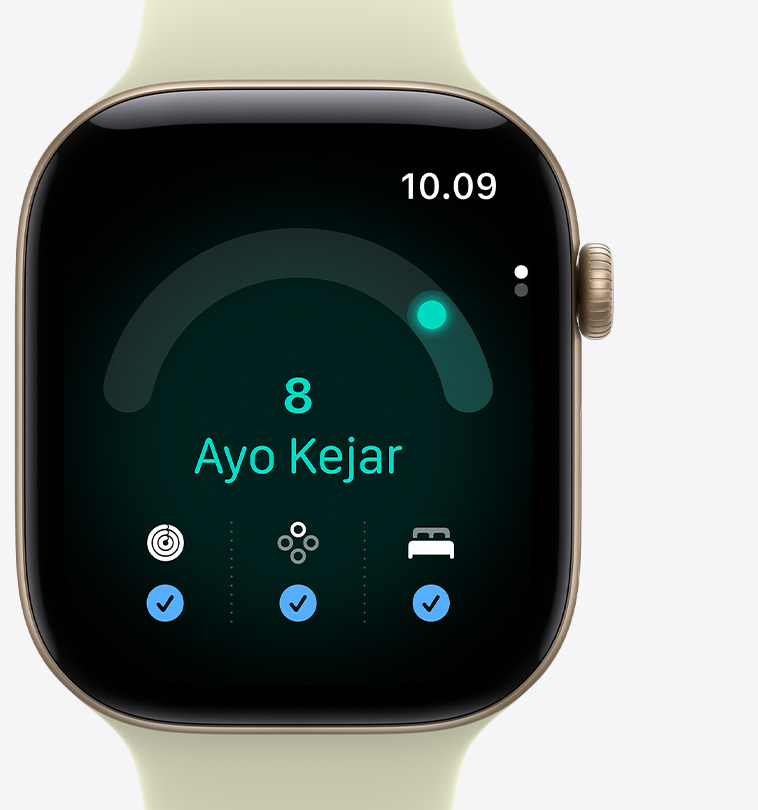Apple Watch Series 12, casing aluminium, warna emas muda, aplikasi Kesiapan, skor kesiapan 8, pesan bertuliskan "ayo kejar", lingkaran Aktivitas, Tanda Vital, dan metrik skor tidur dengan tanda centang biru di bagian bawah layar