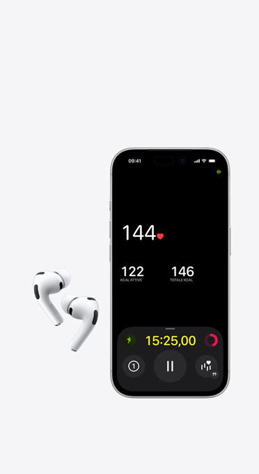 Auricolari wireless sinistro e destro accanto a un iPhone che mostra il monitoraggio della frequenza cardiaca sul display