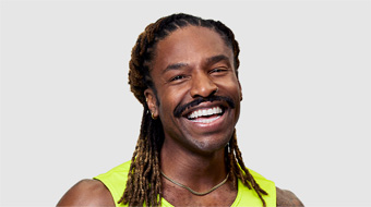 Potret pelatih Apple Fitness+ Bakari Williams