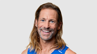 Potret pelatih Apple Fitness+ Josh Crosby