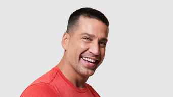 Potret pelatih Apple Fitness+ Kyle Ardill