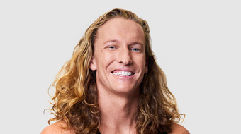 Potret pelatih Apple Fitness+ Scott Carvin