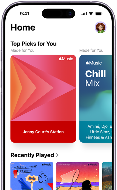 Ecrã do separador Início da Apple Music no iPhone, com galeria de Escolhas populares para si a mostrar as estações e playlists personalizadas de Jenny Court