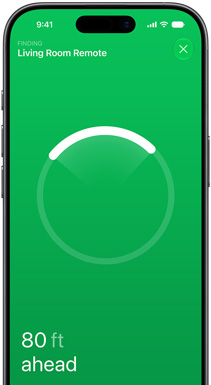iPhone, näytöllä Etsi-appi, tekstissä lukee: Etsitään olohuoneen kaukosäädintä, ympyränmuotoinen paikannusympyrä, jossa kirkas kaari osoittaa kaukosäätimen suuntaan, tekstissä lukee: 24 m edessä