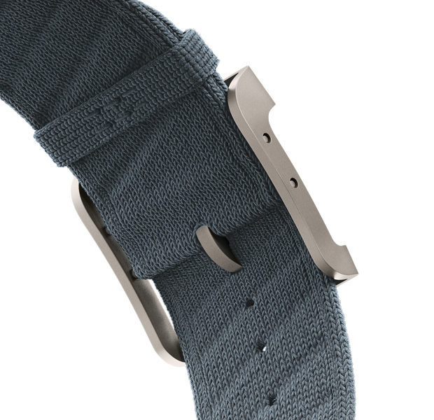 Apple Watch Hermès Ultra 3 En Mer band, bleu gris/bleu glacier colour (blue grey with light grey diagonal textured stripes), knit polyamide yarn material, adjustment holes centred, natural colour titanium buckle