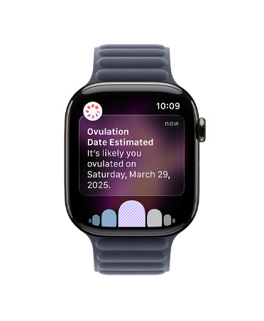 Apple Watch Series 11, kleur naturel, kast van titanium, melding over geschatte ovulatiedatum van Cyclus Bijhouden in Gezondheid-app, Digital Crown, bandje, Magnetic Link, kleur marineblauw