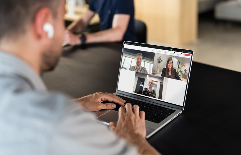 Macは、Microsoft Teamsなど業務で使う基本的なビジネスアプリにも対応しており、デジタルマーケティングディレクターのClément Boës氏の円滑なコミュニケーションと高い生産性を支えています。