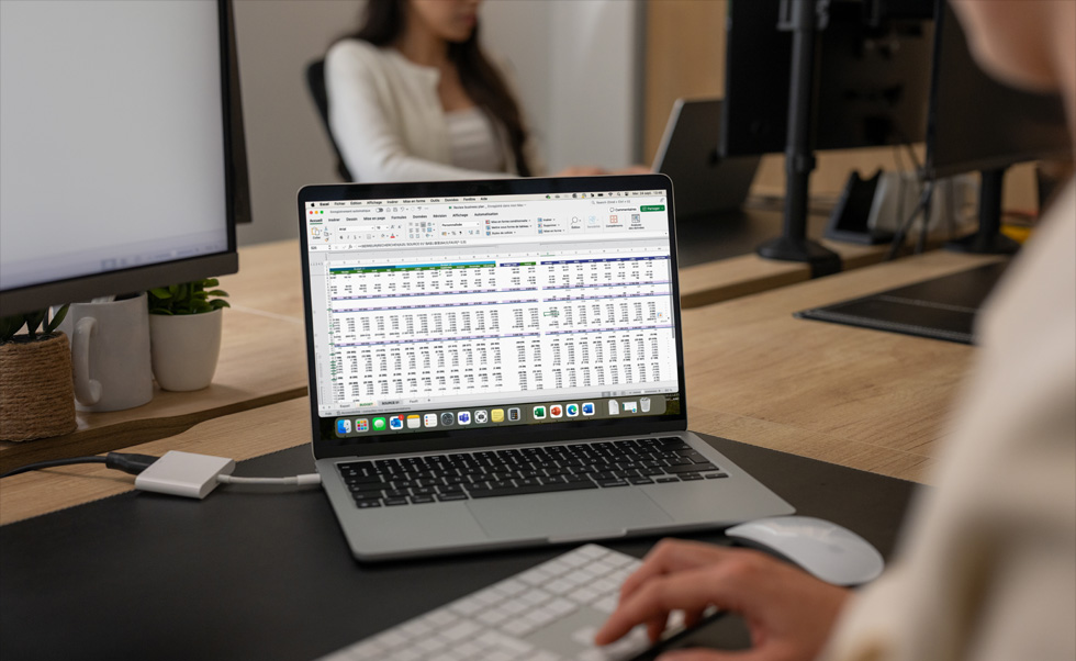 A equipe financeira usa o Excel no Mac para fins contábeis e orçamentários