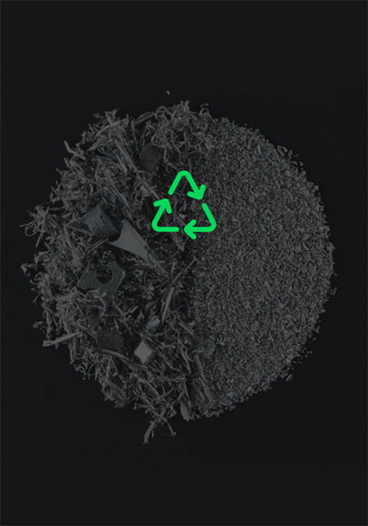 Pile of recycled aluminium scraps, green recycling icon