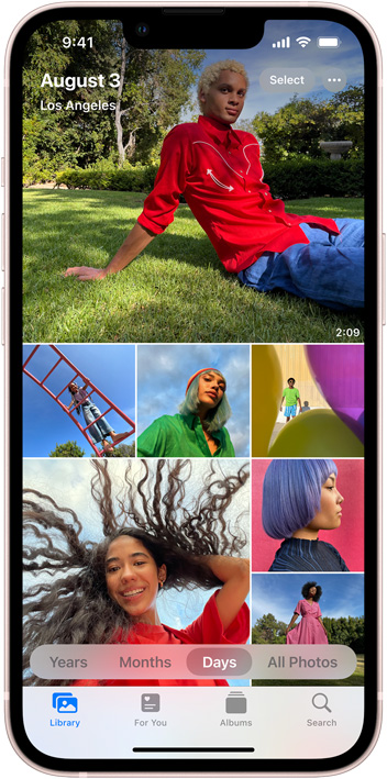 App Foto­grafias aberta num iPhone a mostrar a Fototeca.
