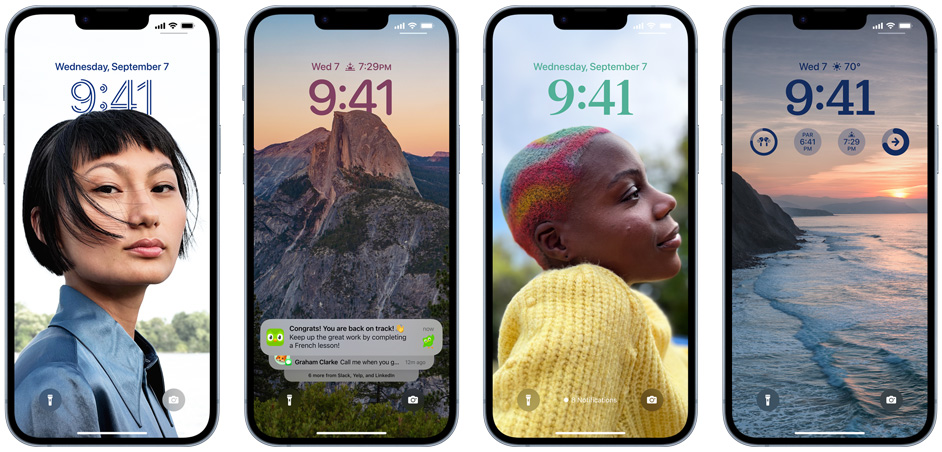 Bagian depan empat model iPhone 14 yang memperlihatkan Layar Terkunci yang dipersonalisasi dengan foto, font khusus, widget, dan pesan.