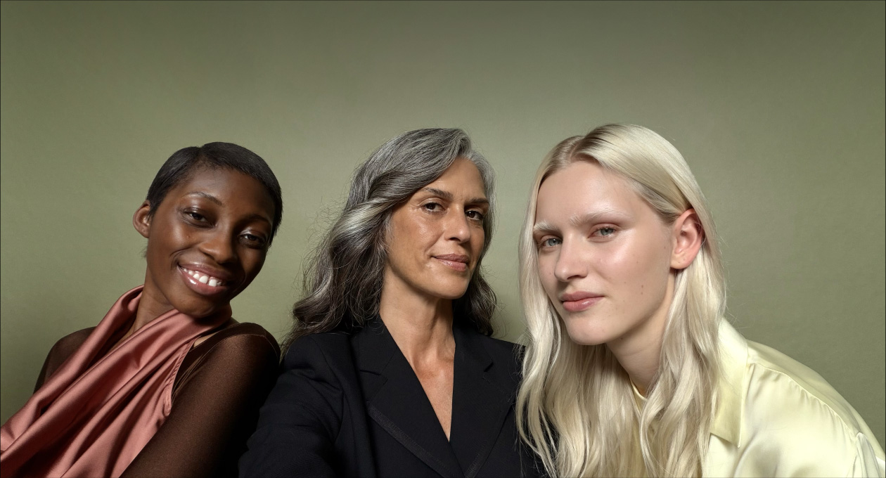 iPhone 17 Pro camera app, Center Stage for photos feature with a selfie of three people