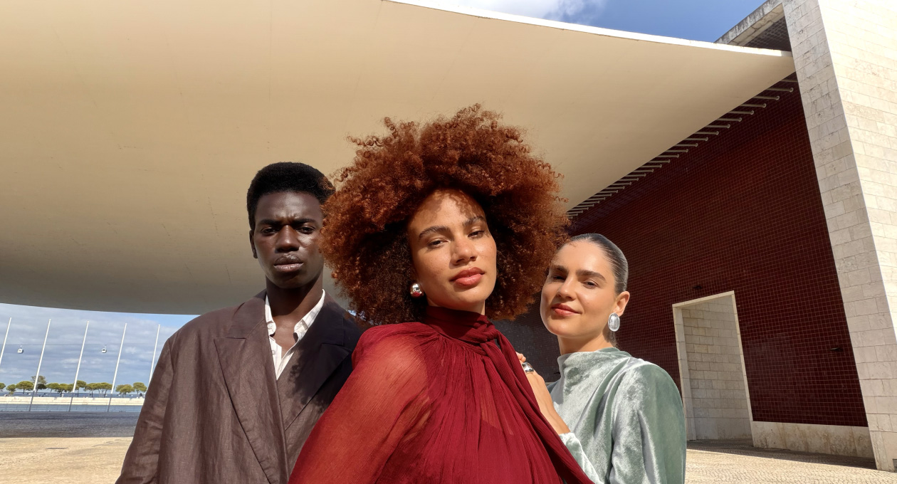 De feature Middelpunt voor foto’s wordt gebruikt om het gezicht van meerdere personen beter in beeld te brengen