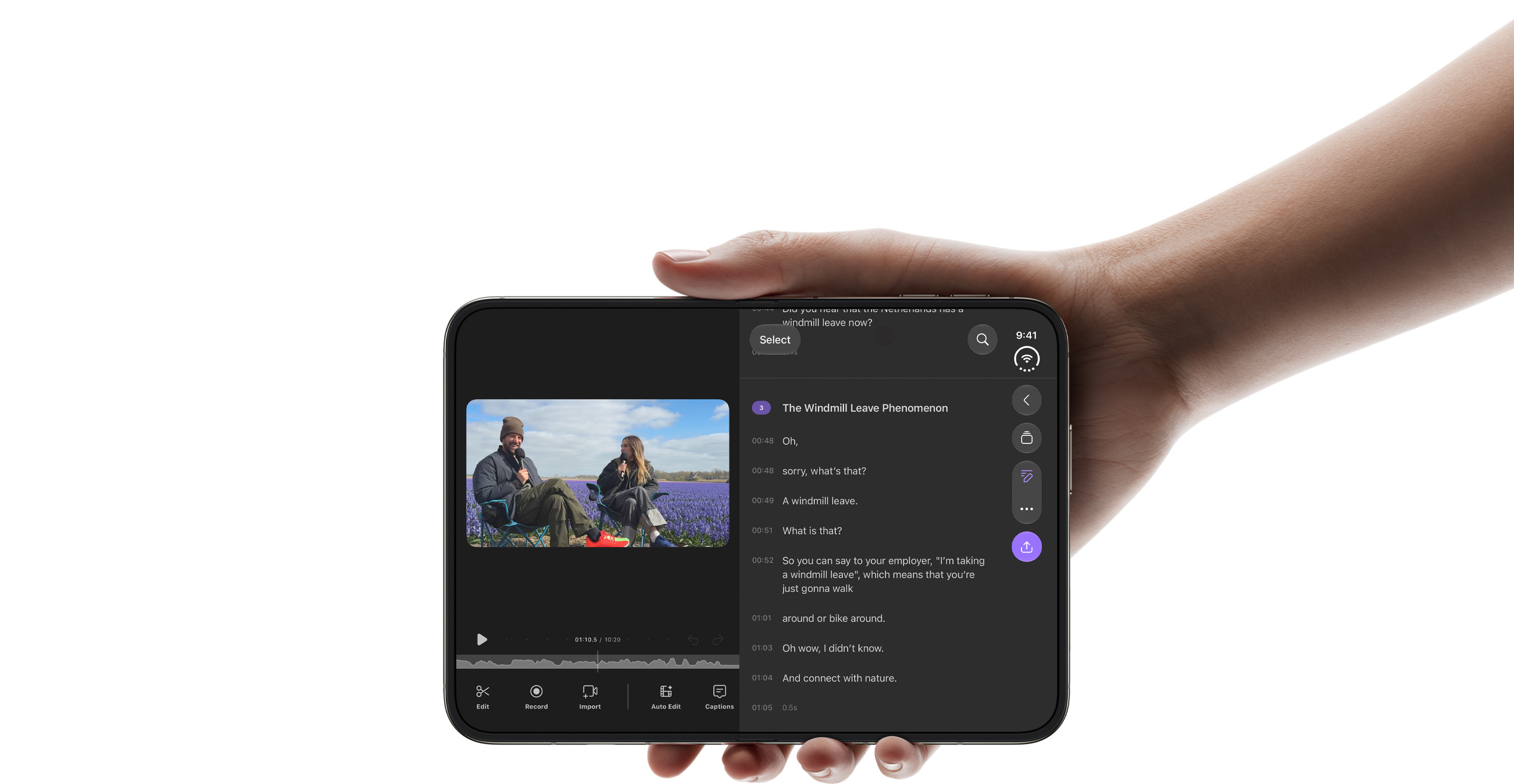 iPhone Duo 展開橫放，內螢幕展示 AI 編輯 app