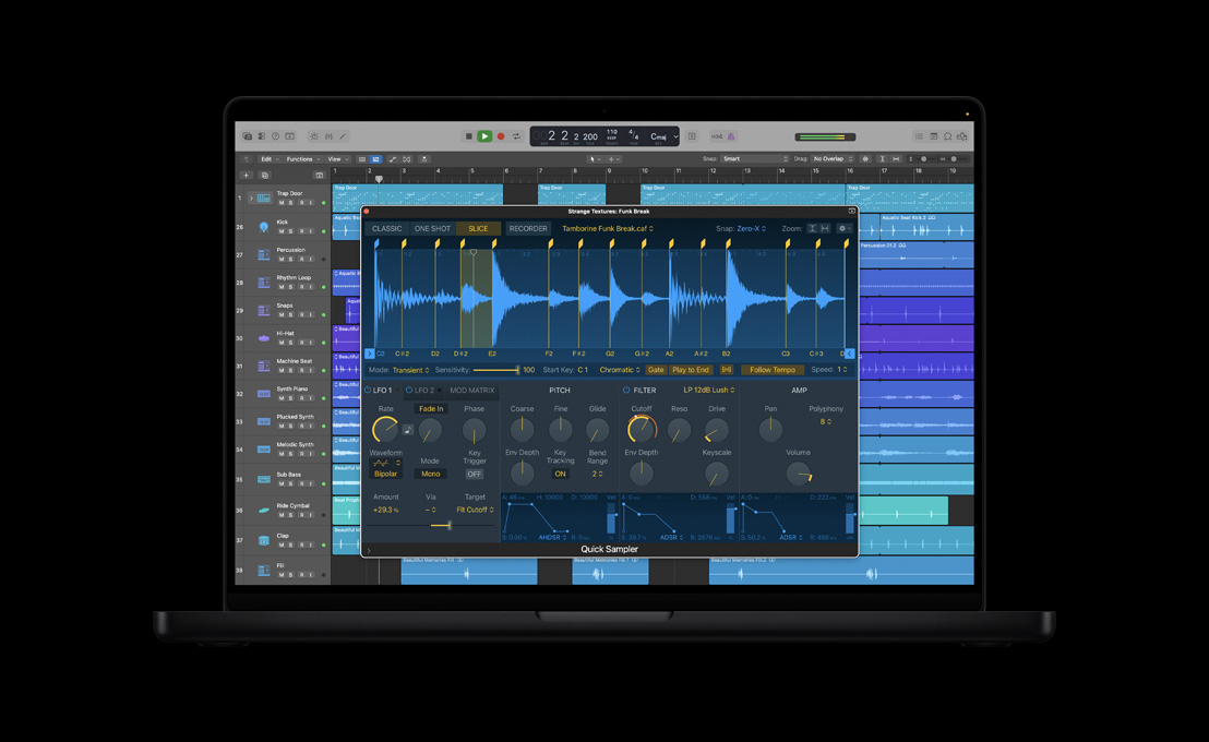 MacBook Pro 16, mezclador de Logic Pro, ventana abierta de Quick Sampler