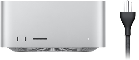 Mac Studio, vue avant, deux ports USB-C, fente pour carte SDXC, voyant d’activité, base affinée, surface supérieure plate, côtés arrondis, arêtes droites, fini argent, câble d’alimentation noir à trois broches