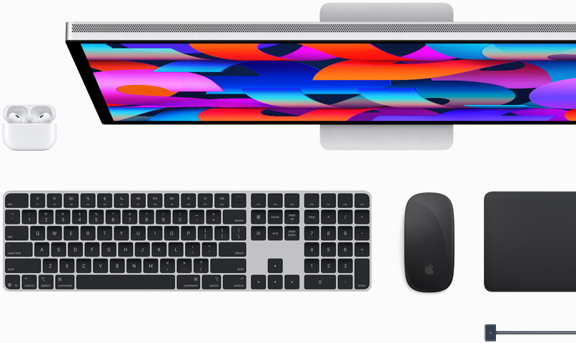 Tilbehør til Mac: AirPods, Studio Display, Magic Keyboard, Magic Mouse, Magic Trackpad, MagSafe-opladerkabel i farven midnat