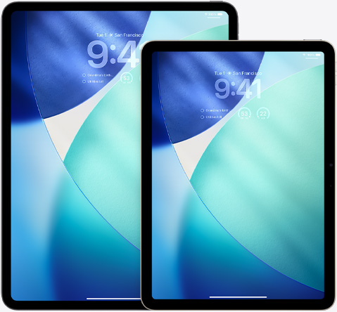 iPad e iPad Air colocados lado a lado na vertical, com o iPad Air sobreposto ao iPad, a mostrarem o ecrã bloqueado com as horas em Liquid Glass transparente