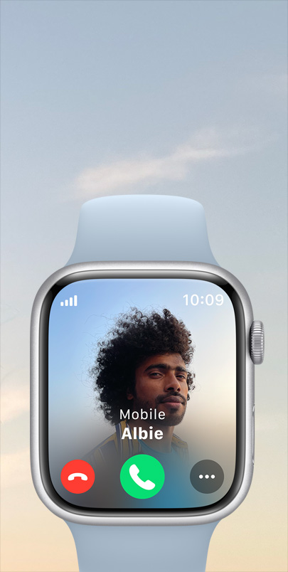 Apple Watch Series 9 s prichádzajúcim hovorom.